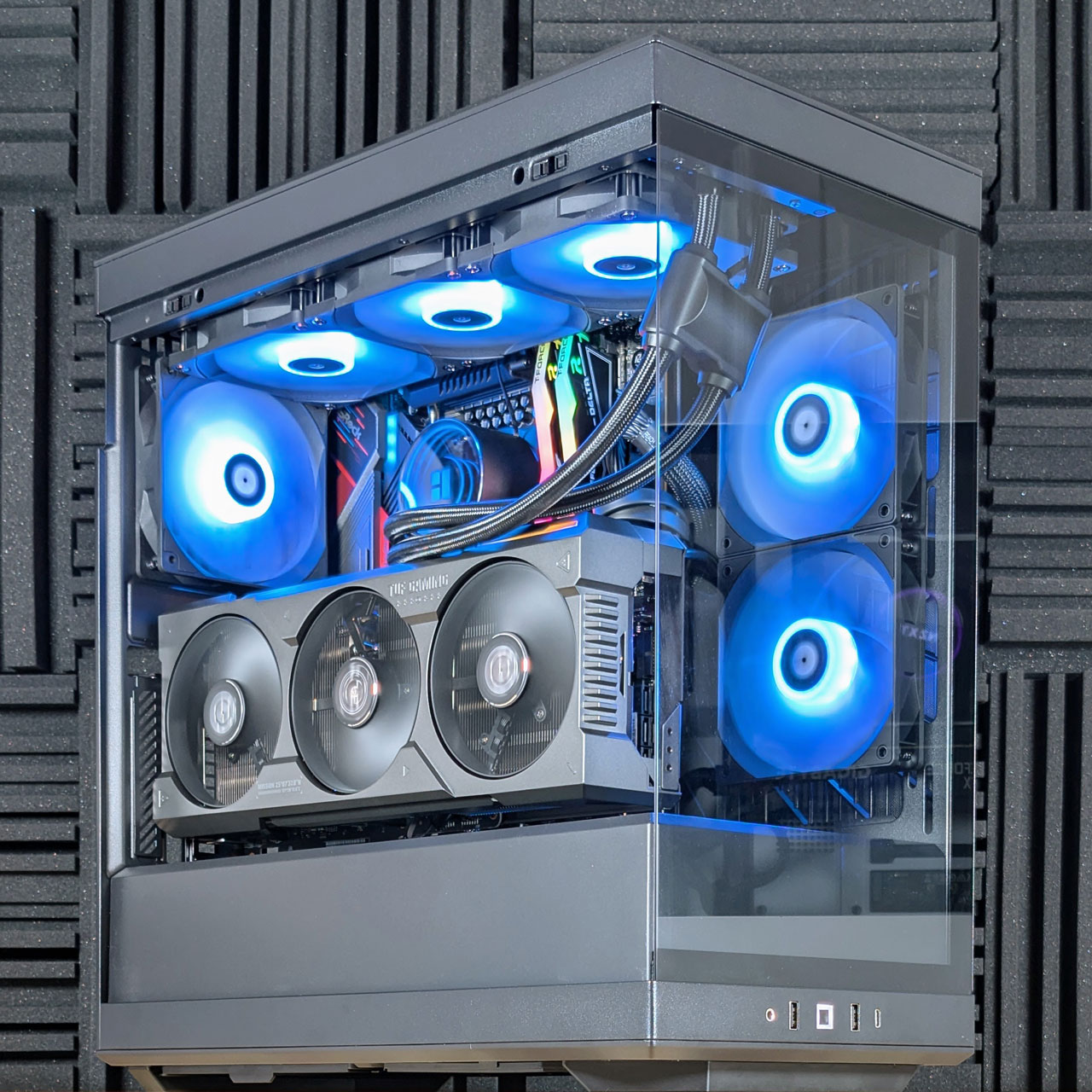 hyte-y40-custom-prebuilt-full-tower-atx-gaming-desktop-pc-closeup hyte y40 custom prebuilt full tower atx gaming desktop pc closeup