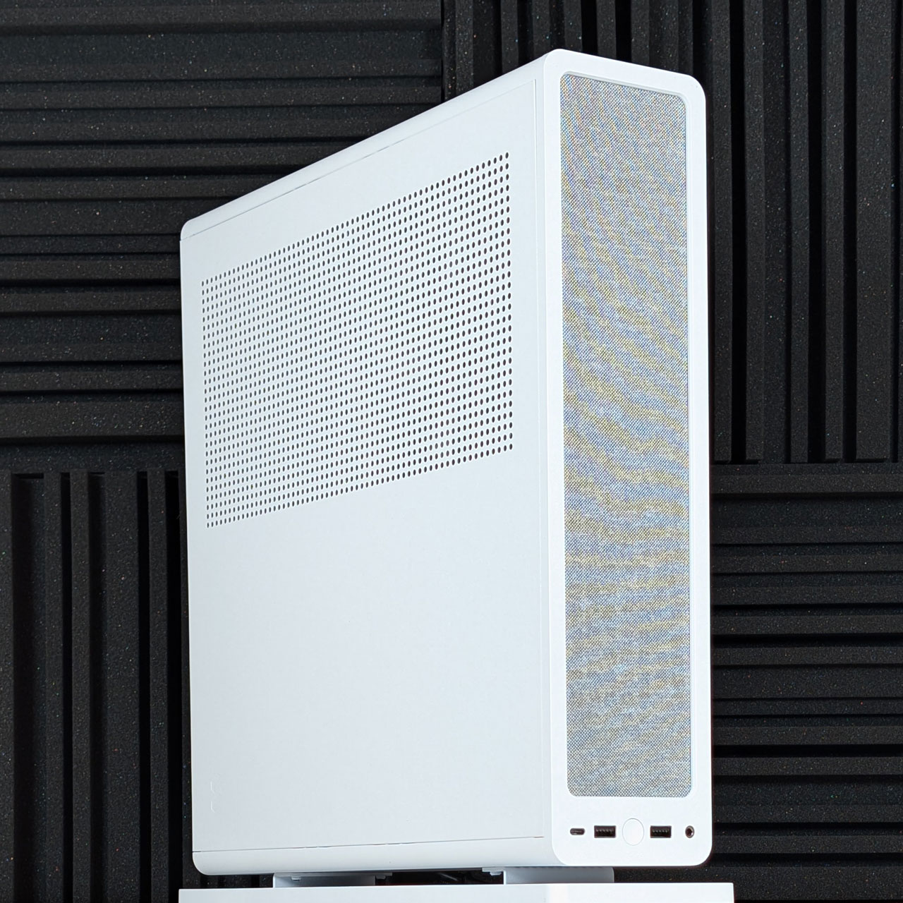 fractal ridge custom prebuilt desktop gaming pc closeup