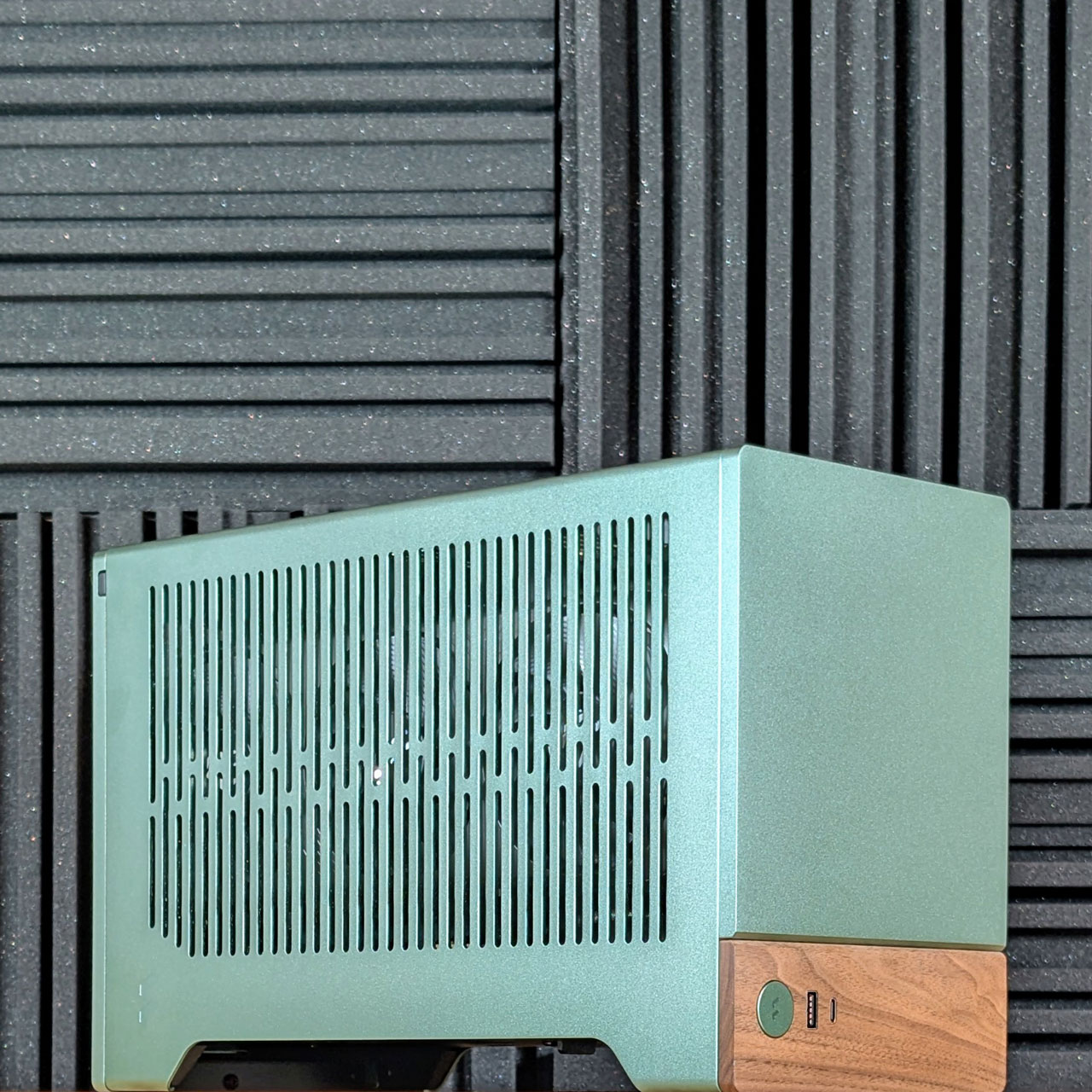 fractal-terra-jade-custom-prebuilt-sff-gaming-pc-closeup fractal terra jade custom prebuilt sff gaming pc closeup