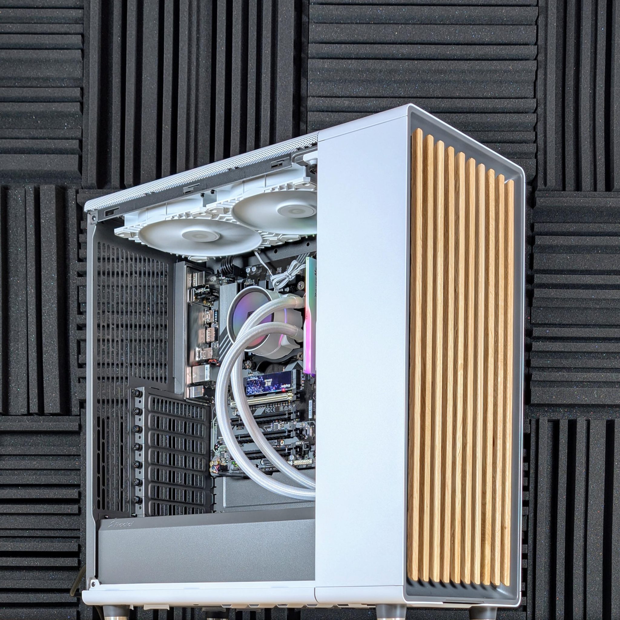 2024 08 ryan fractal north white i5 14500 scaled