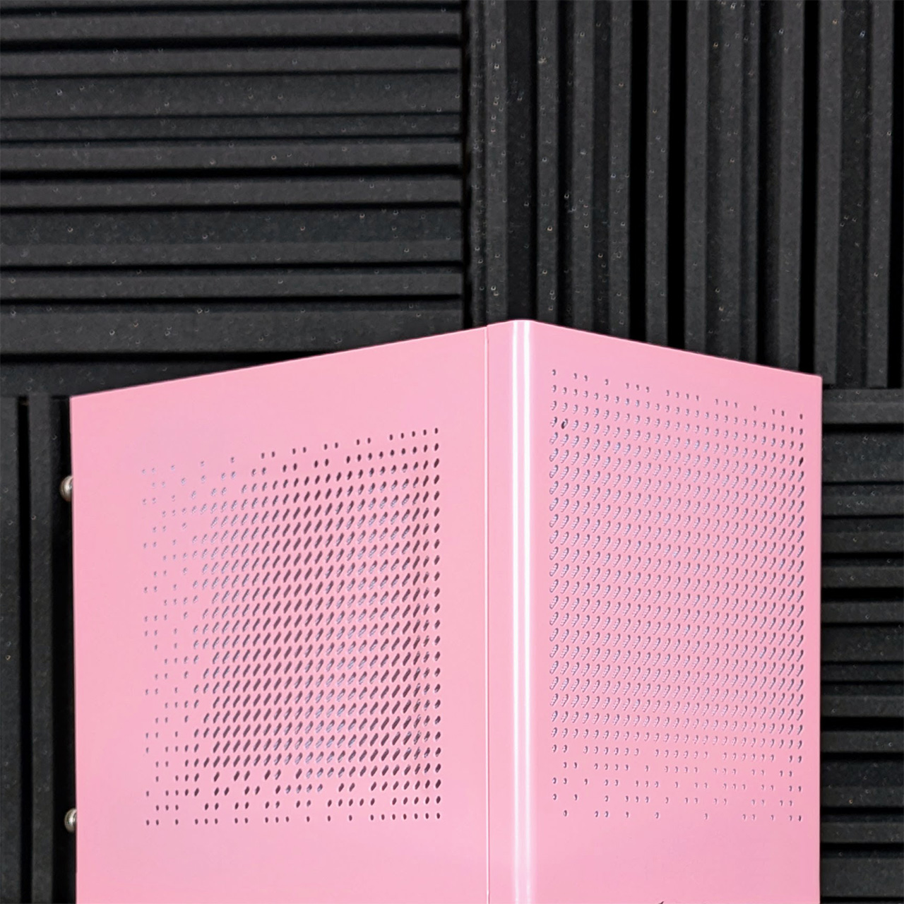 silverstone-sugo-16-pink-custom-prebuilt-sff-itx-gaming-pc-case-closeup silverstone sugo 16 pink custom prebuilt sff itx gaming pc case closeup